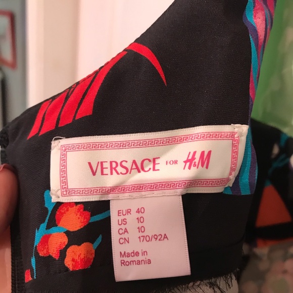 Versace for H&M silk dress - Picture 4 of 9